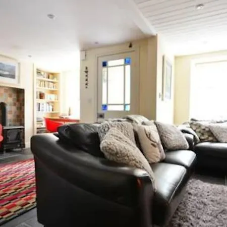 Townhouse Дом отдыха